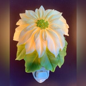 White Poinsettia night light New in Box by Ibis and Orchid Design
